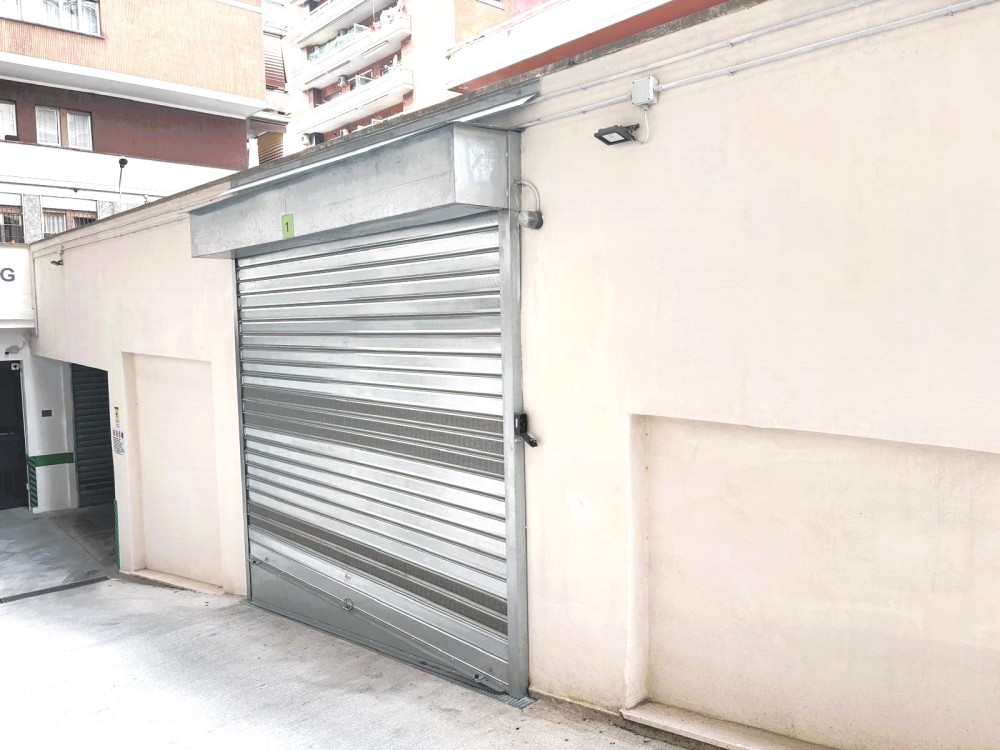 1 locali Box/Posti Auto For Vendita in Roma,  - 1