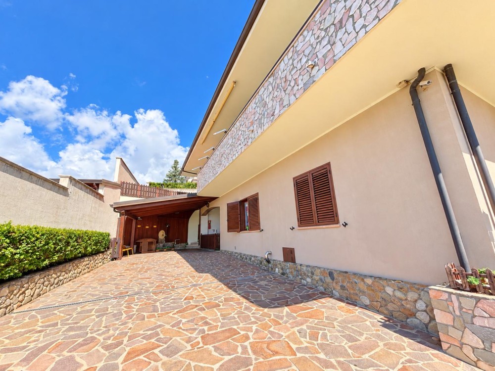 6 locali Villa For Vendita in Catanzaro,  - 1
