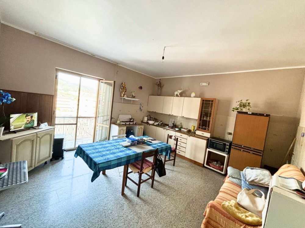 5 locali Appartamento For Vendita in Catanzaro,  - 1
