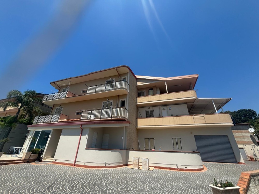 4 locali Appartamento For Vendita in Catanzaro, 