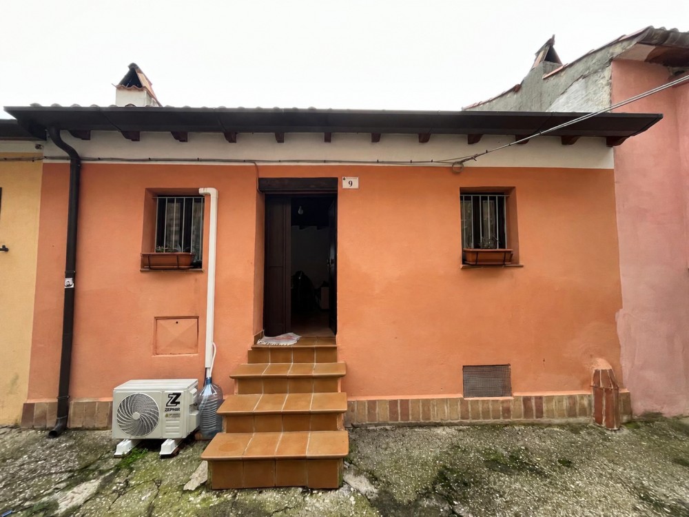  locali Appartamento For Vendita in Latina, 