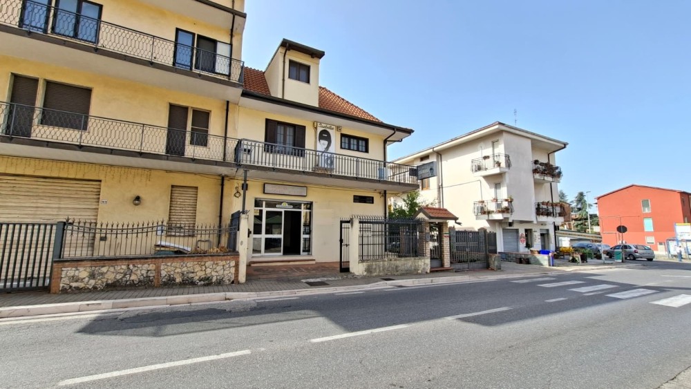 2 locali Magazzino For Vendita in Catanzaro,  - 1