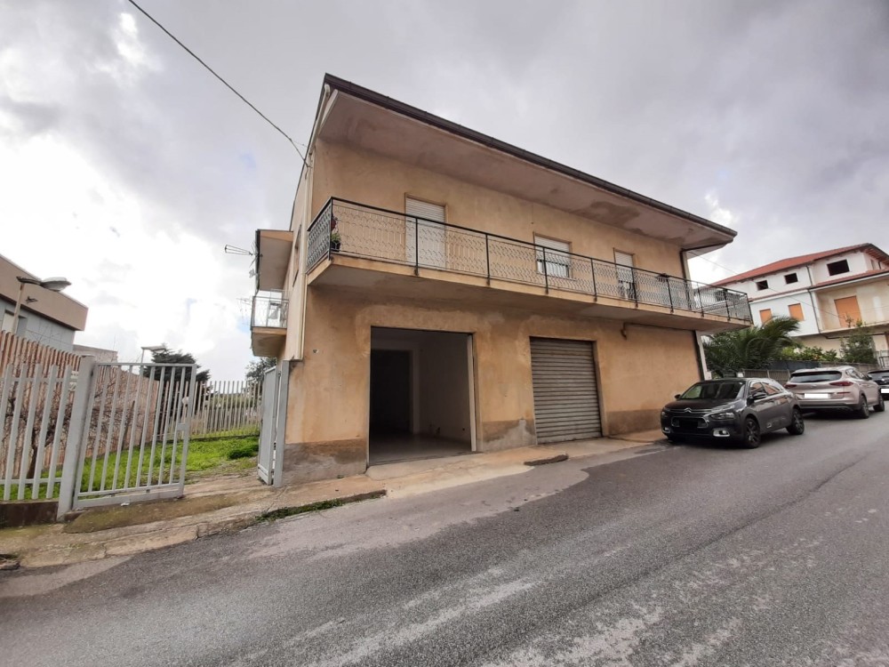 1 locali Magazzino For Affitto in Catanzaro,  - 1