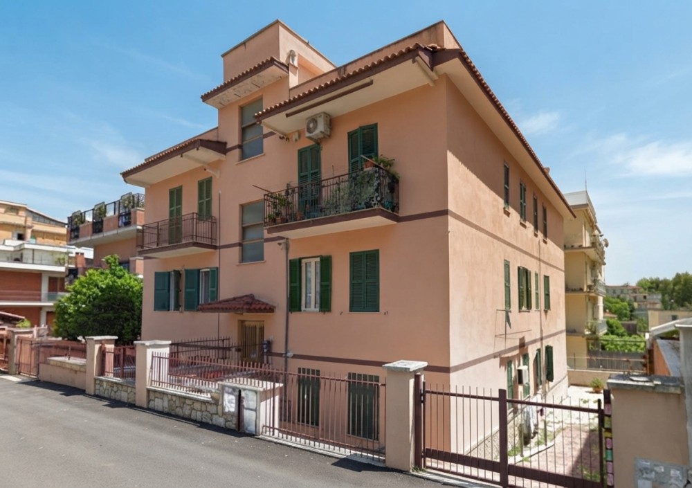 2 locali Appartamento For Vendita in Roma, 