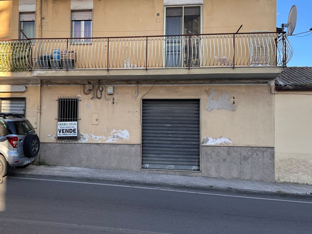 1 locali Magazzino For Vendita in Catanzaro,  - 1
